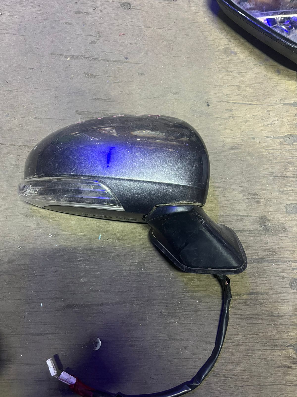 Toyota wish side mirror