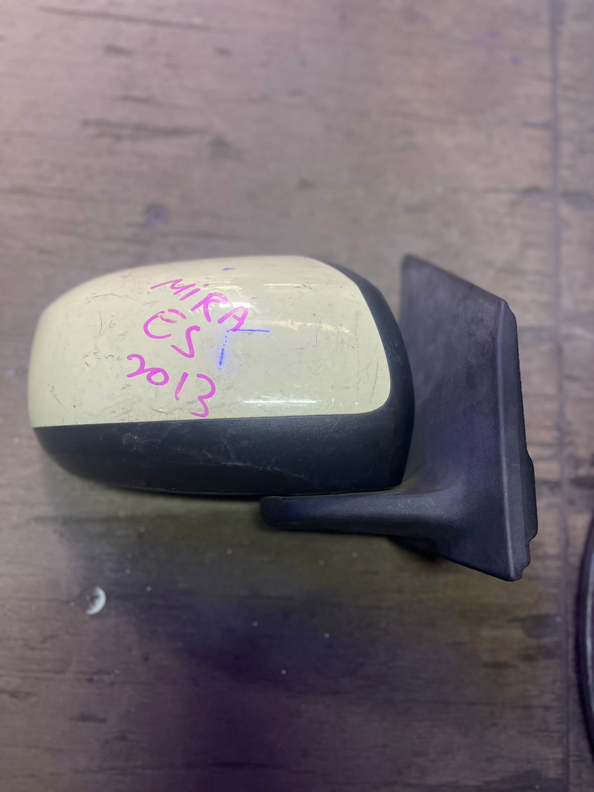 Toyota Sienta side mirror (indicator Type)