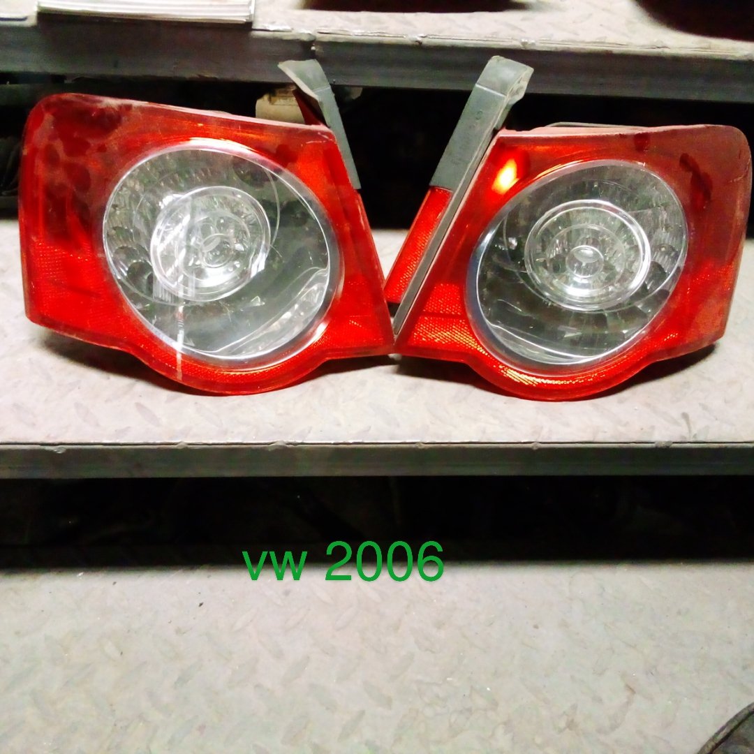 Volkswagen 2006 Tail Lights