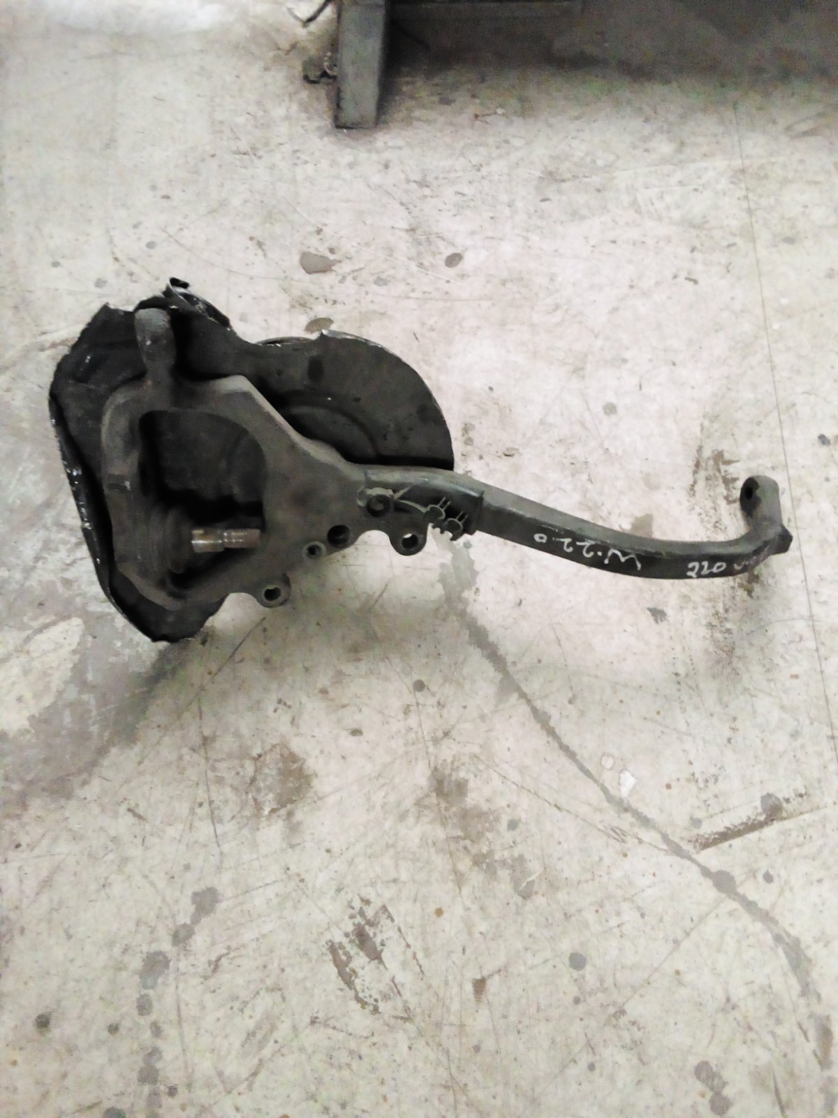Mercedes Benz W220 Front Steering Knuckle with Control Arm