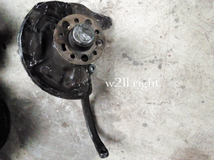 Mercedes Benz W211 Front Right Steering Knuckle Hub Assembly