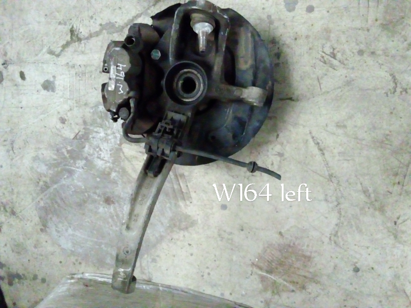 Mercedes Benz W164 Left Front Steering Knuckle Assembly