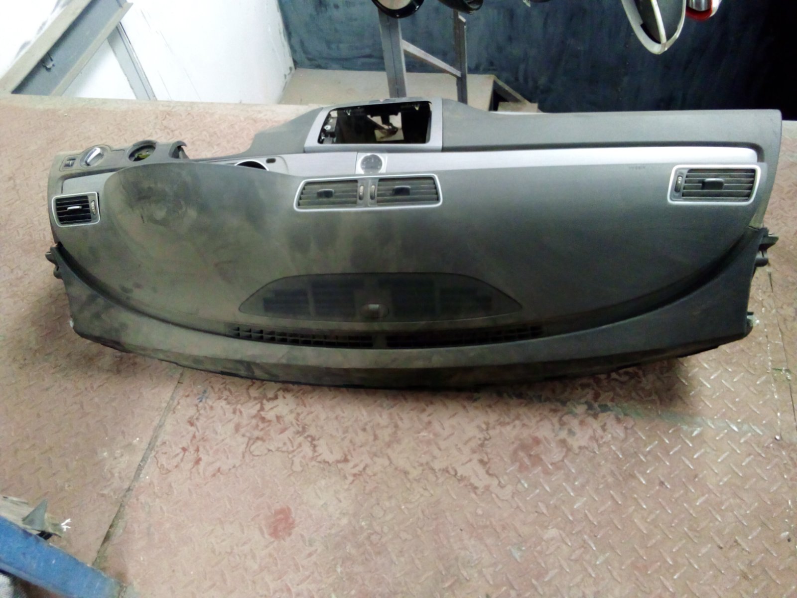 Volkswagen Touareg Complete Dashboard Assembly