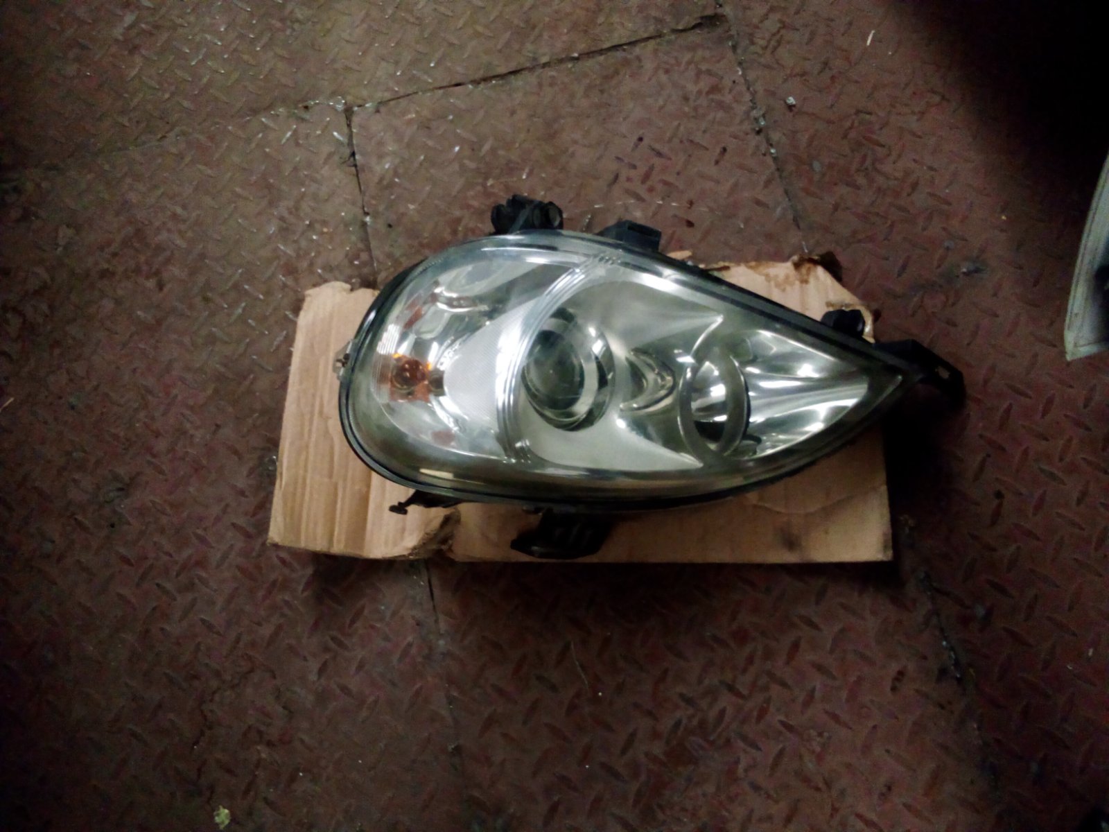 Mercedes-Benz W169 Front Headlight Assembly
