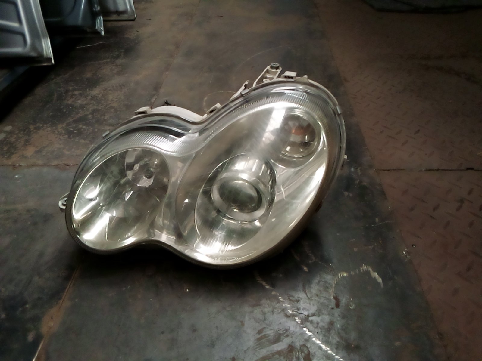 Mercedes Benz C-Class W203 Headlamp