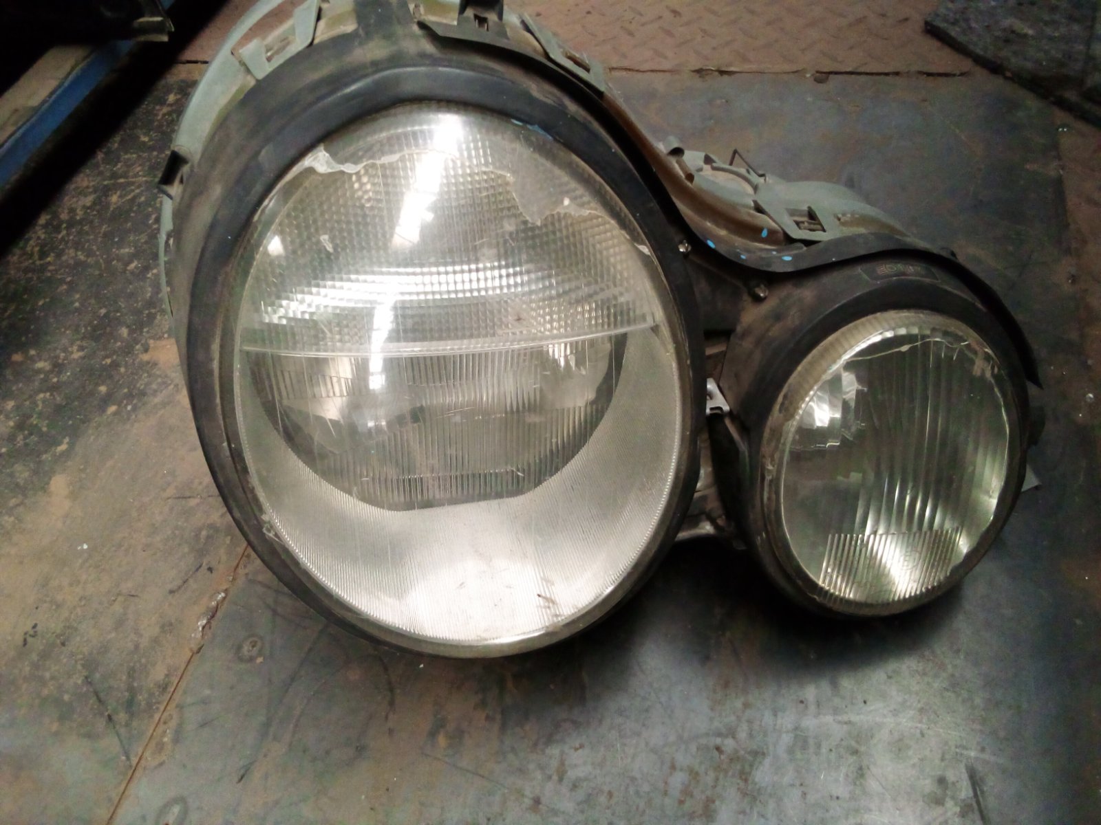 Mercedes Benz W210 E-Class Front Headlight Assembly