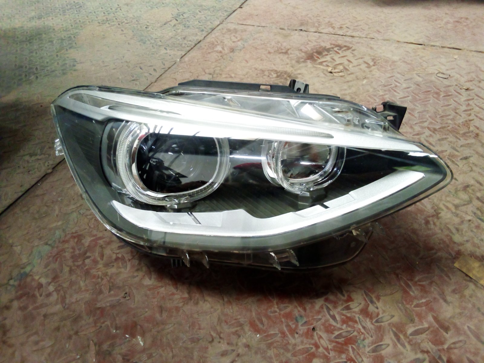 BMW Headlight Assembly