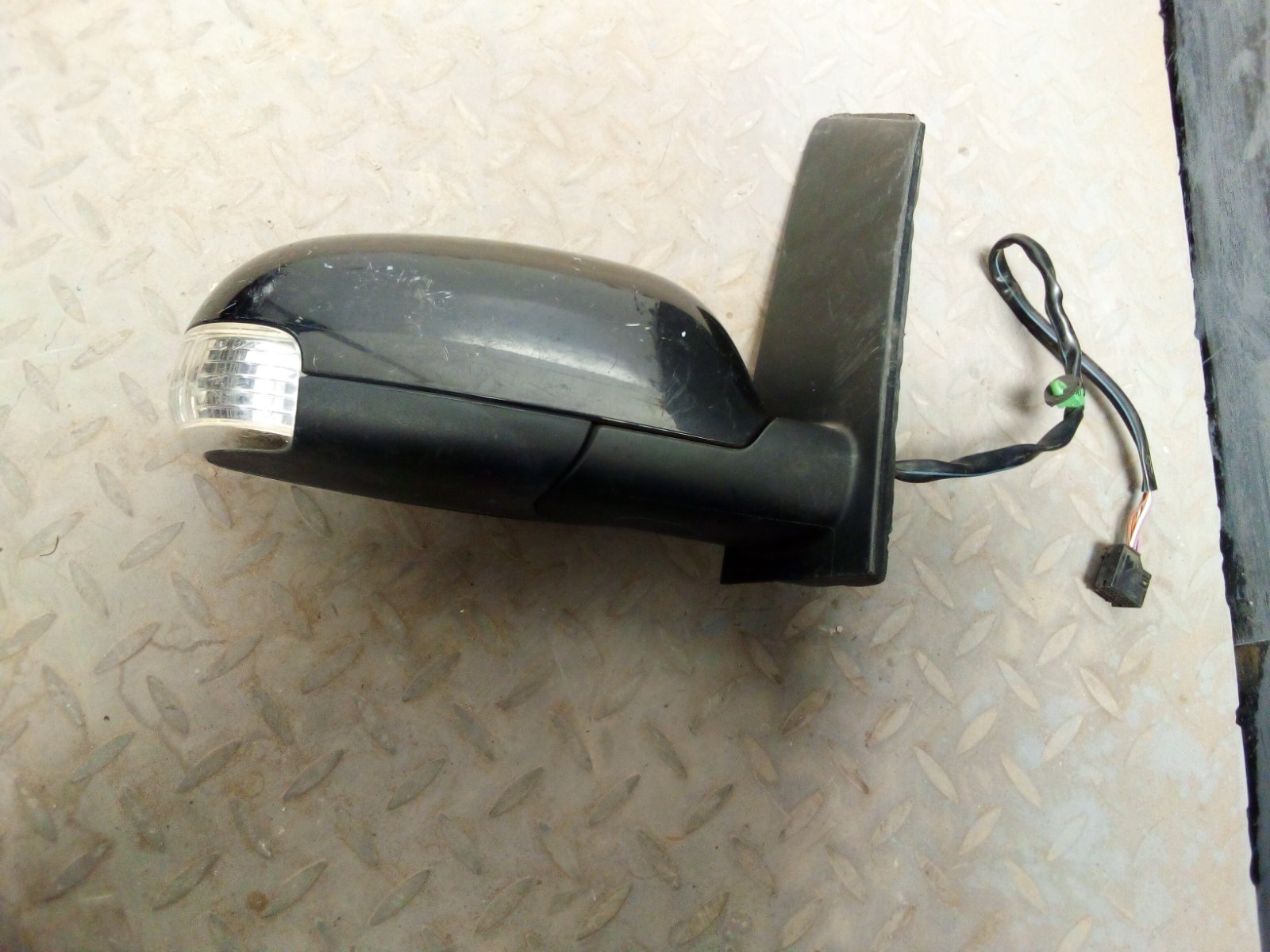 Toyota Side Mirror with Integrated Indicator Light