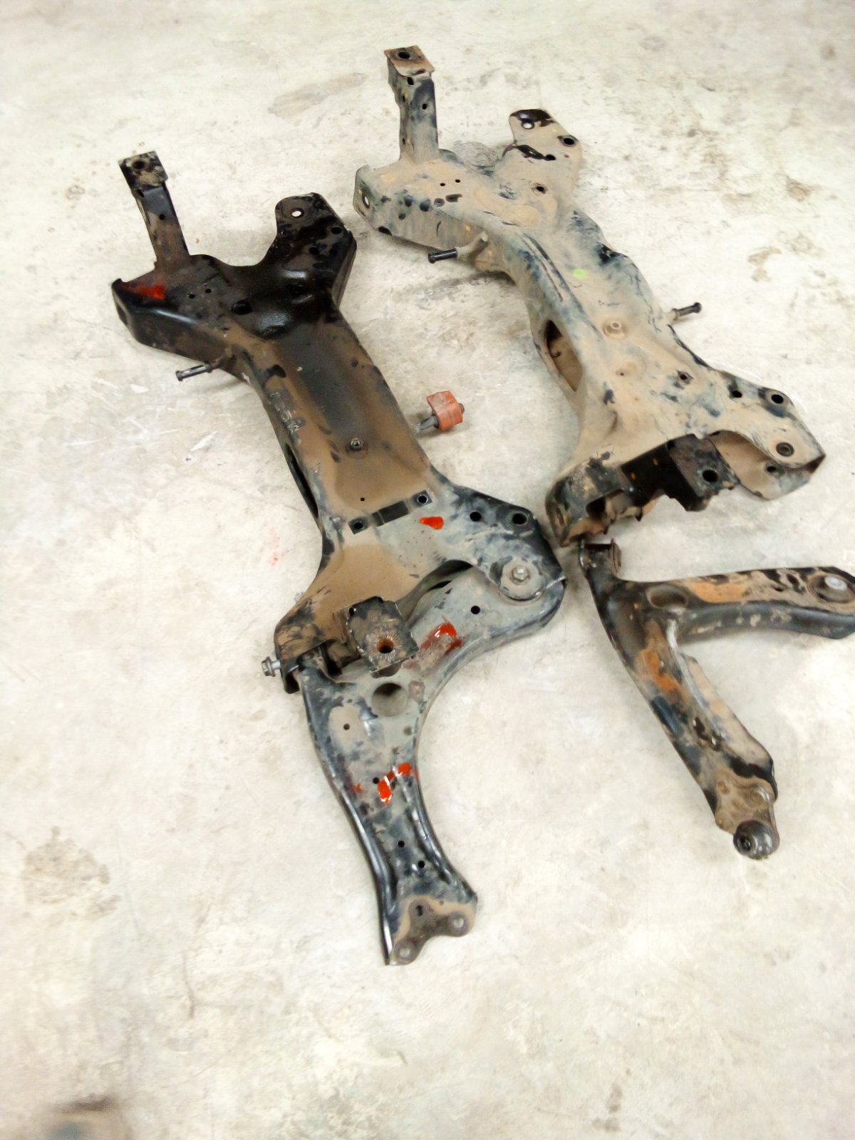 Toyota Front Subframe Crossmember and Control Arm Assembly