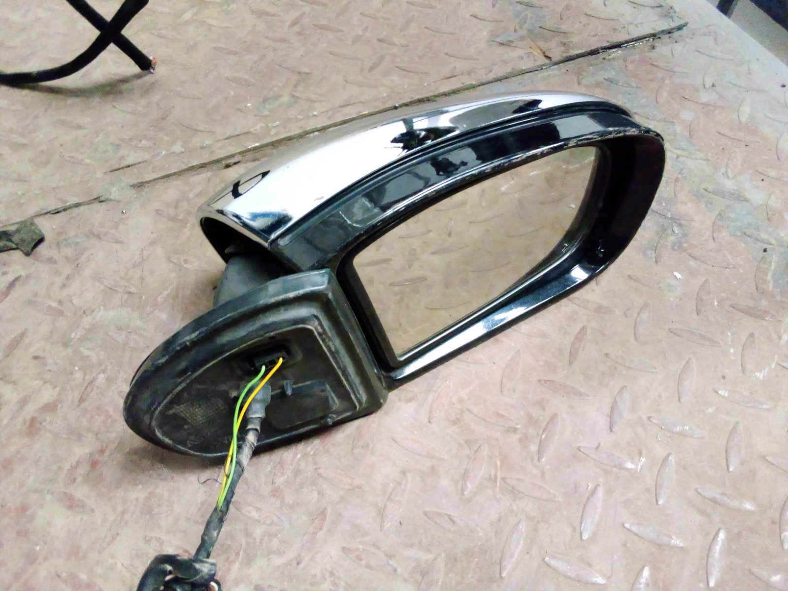 Toyota Crown Athlete/Royal Side Mirror Assembly (Chrome/Black)