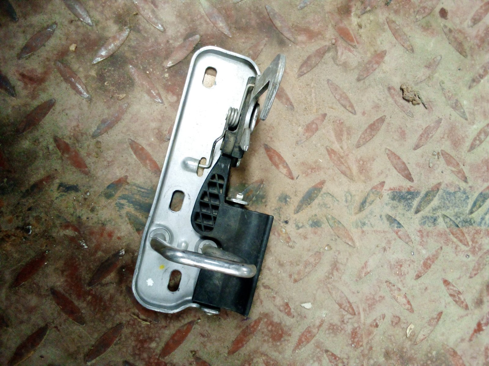 Toyota Rear Seat Backrest Locking Latch Assembly