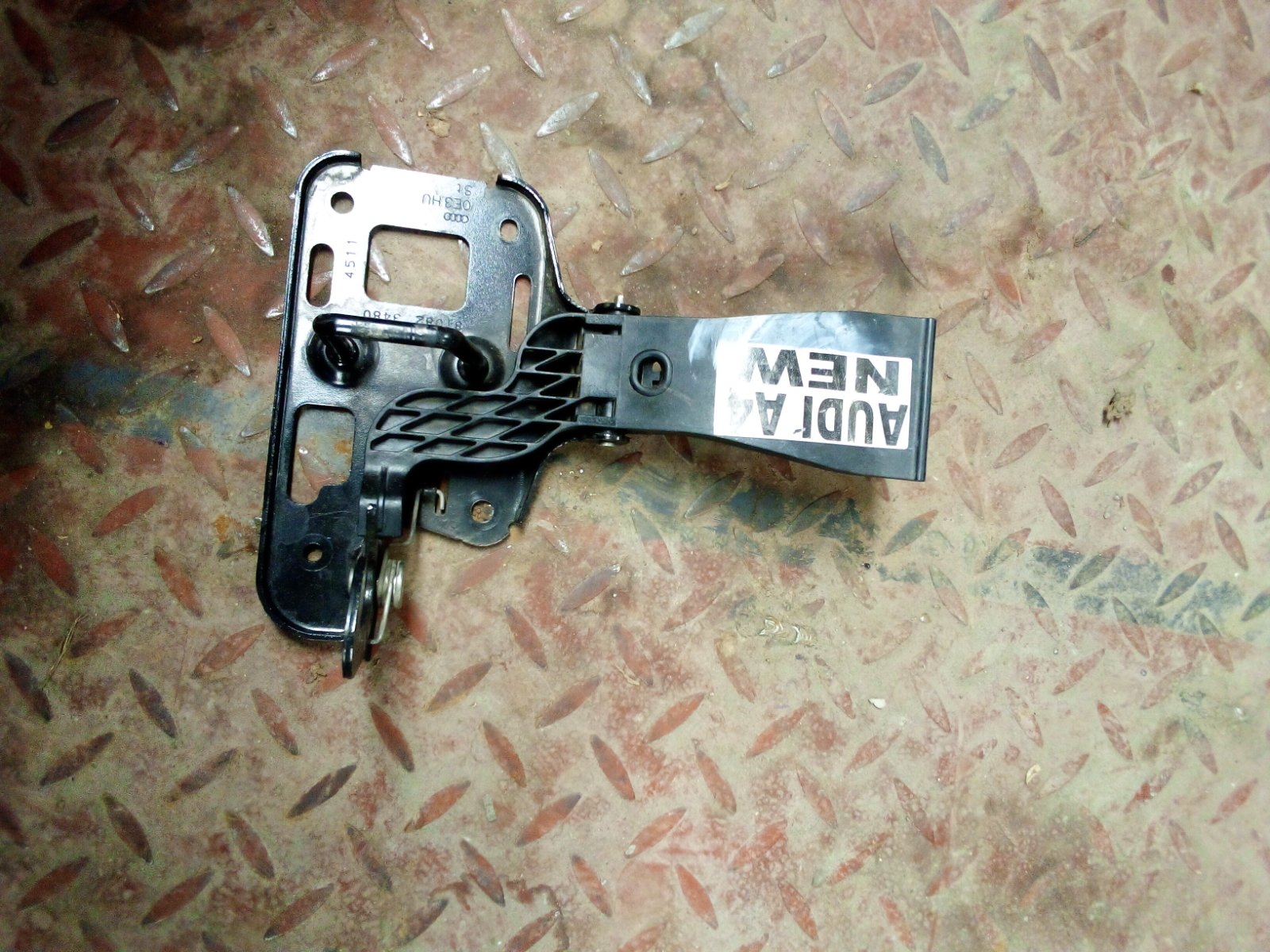 Audi A4 B8/B9 Interior Bonnet Release Handle and Bracket Assembly