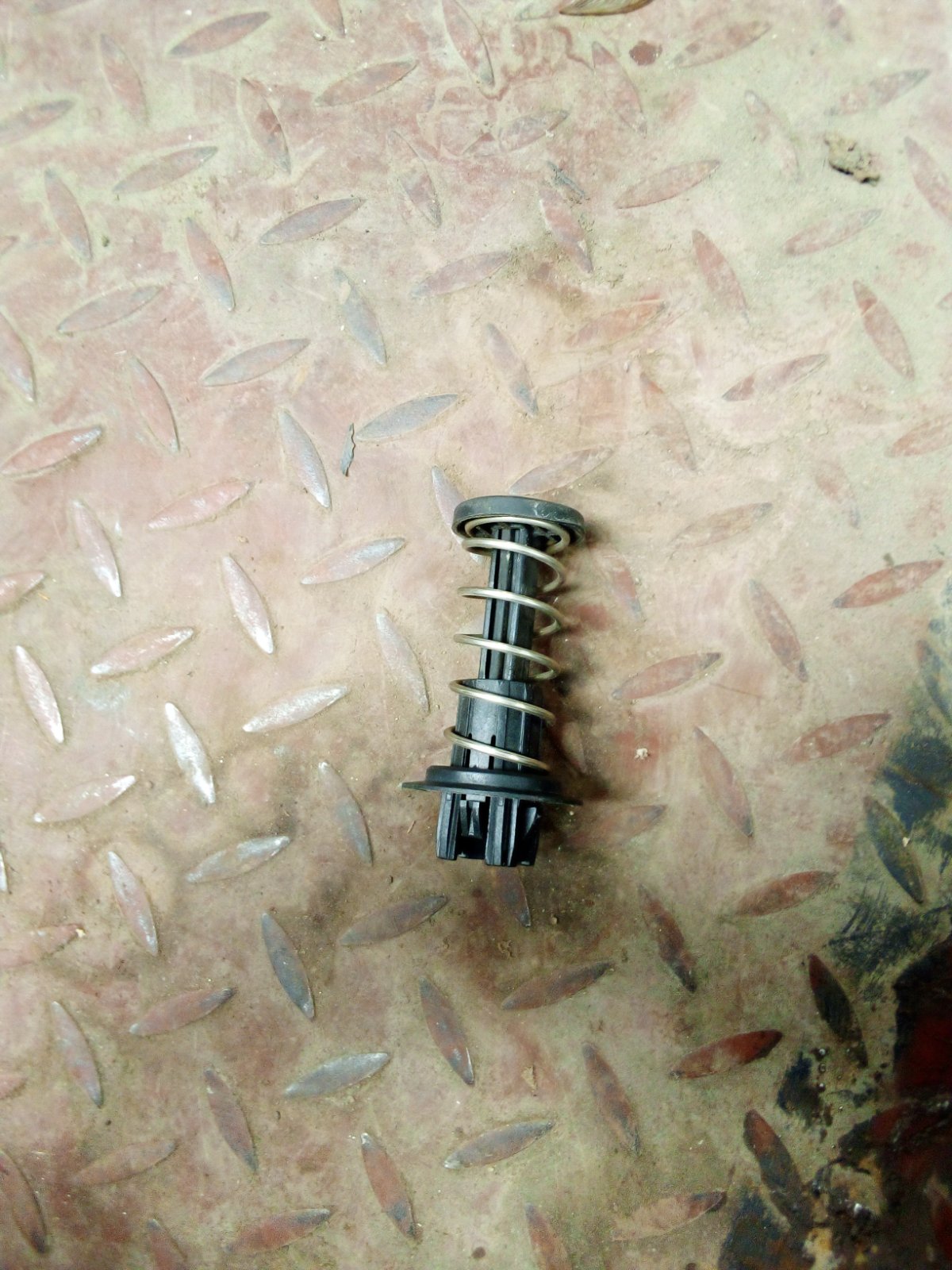 Universal Automotive Spring-Loaded Plastic Retainer Clip
