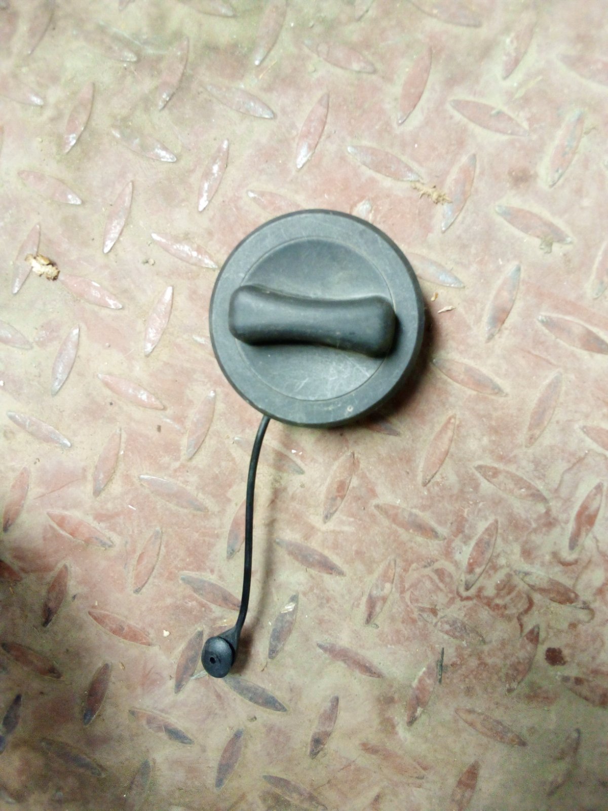 Universal Fuel Tank Filler Cap with Tether