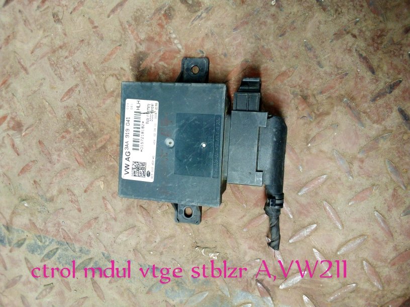 Volkswagen VW 3AA 919 041 Voltage Stabilizer Control Module