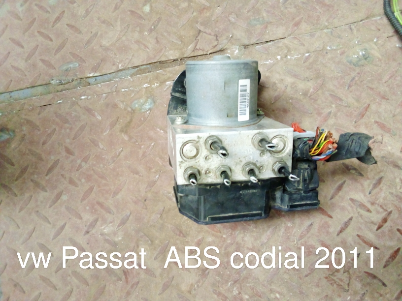 Volkswagen Passat 2011 ABS Hydraulic Control Unit Pump