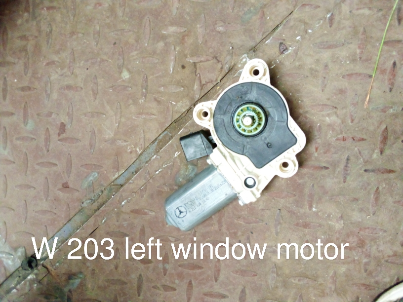 Mercedes Benz W203 C-Class Front Left Power Window Motor