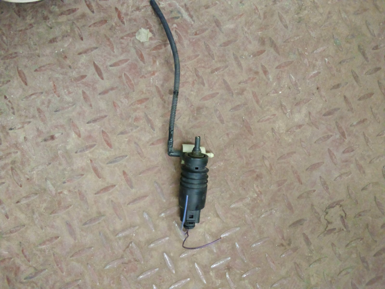 Universal Automotive Windshield Washer Fluid Pump with Hose