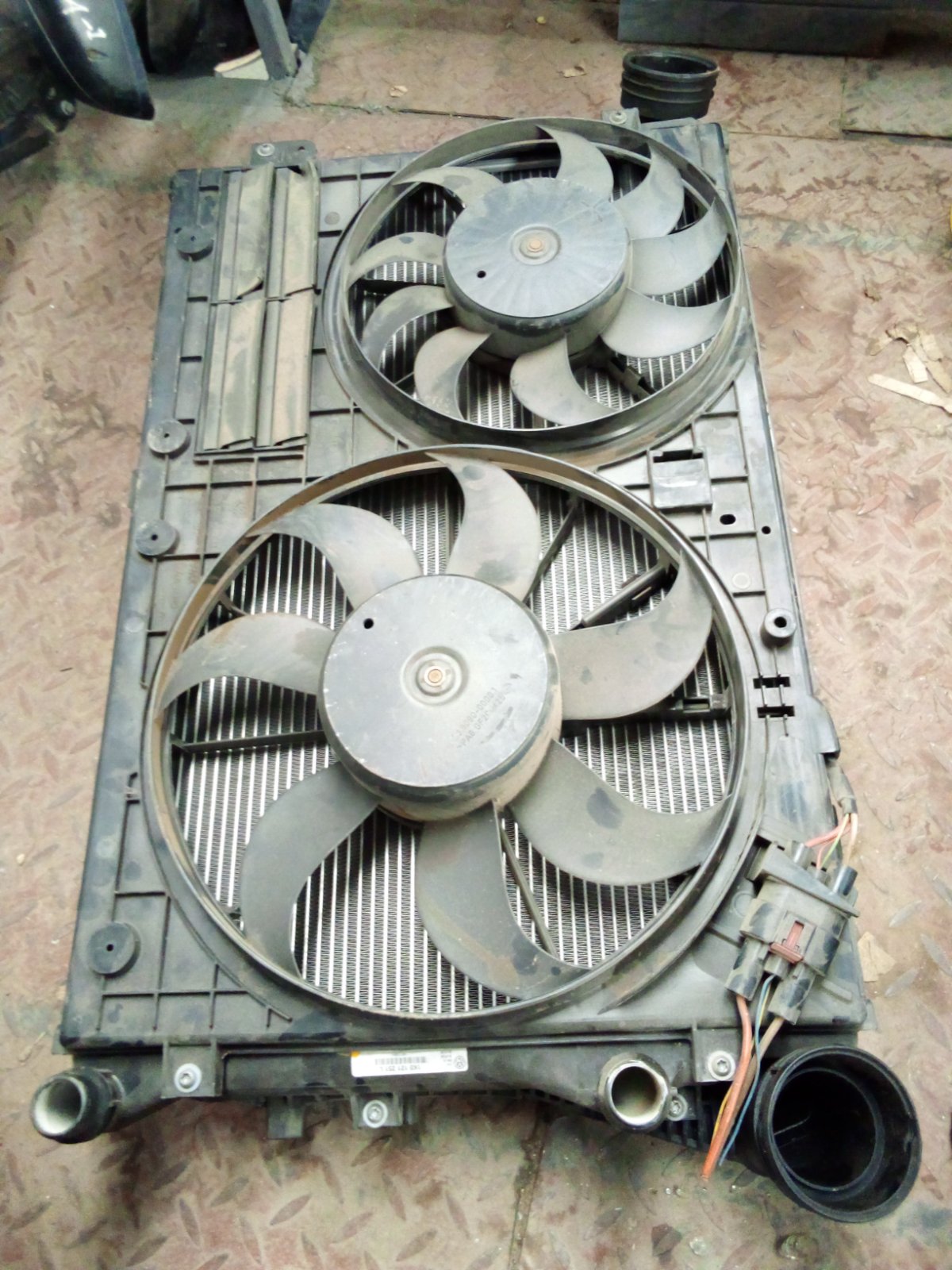 Volkswagen Golf/Jetta Dual Radiator Cooling Fan Assembly