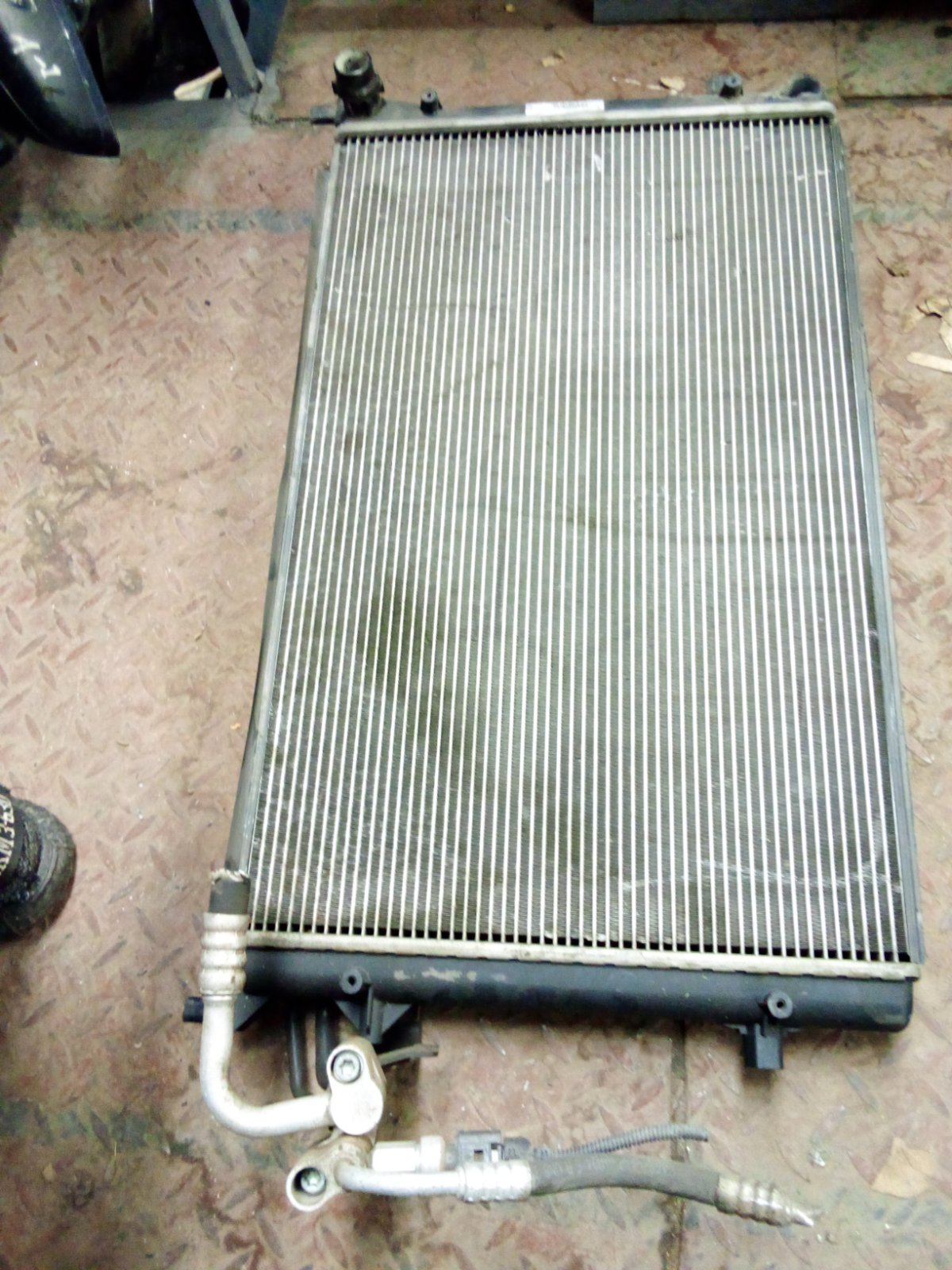 Toyota Automotive Air Conditioning Condenser with Integrated Receiver Drier