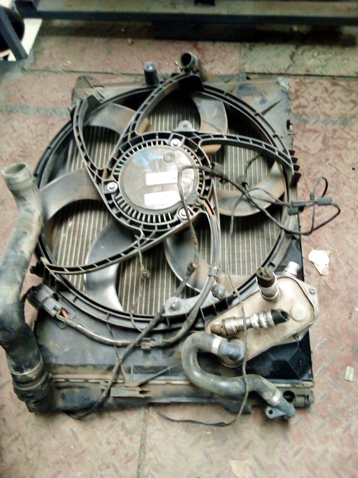 Volkswagen/Audi Radiator Cooling Fan Assembly with Heat Exchanger
