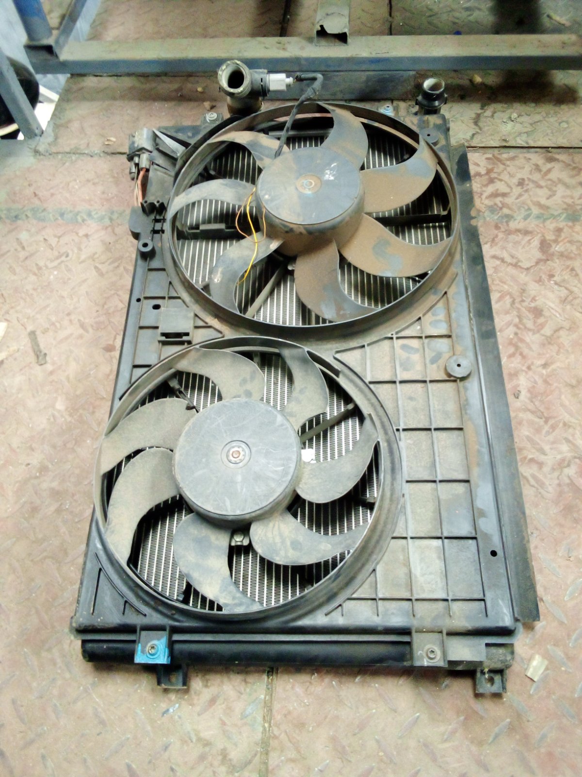 Volkswagen Golf/Jetta/Passat Dual Radiator Cooling Fan Assembly