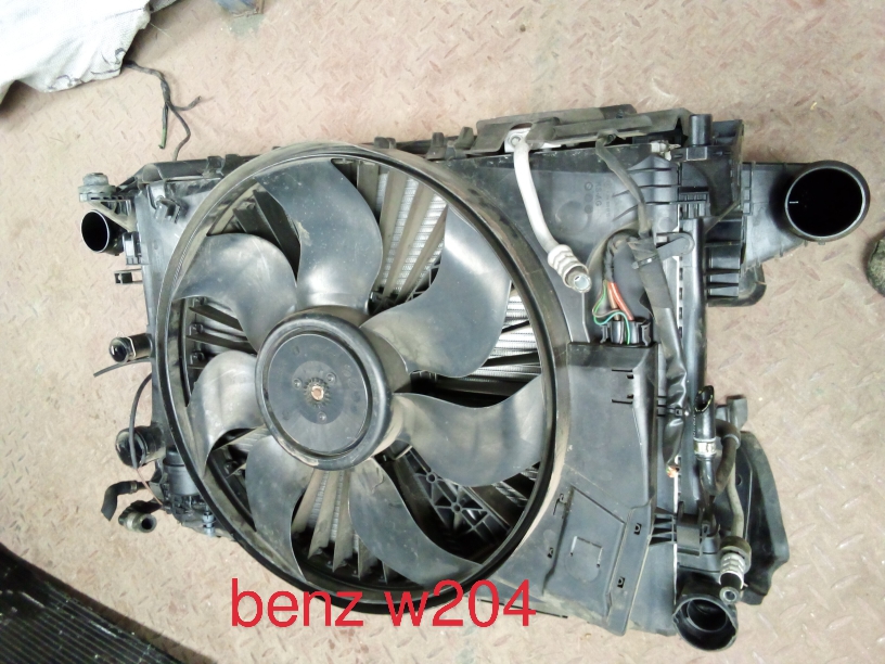 Mercedes Benz W204 C-Class Engine Cooling Radiator and Fan Assembly