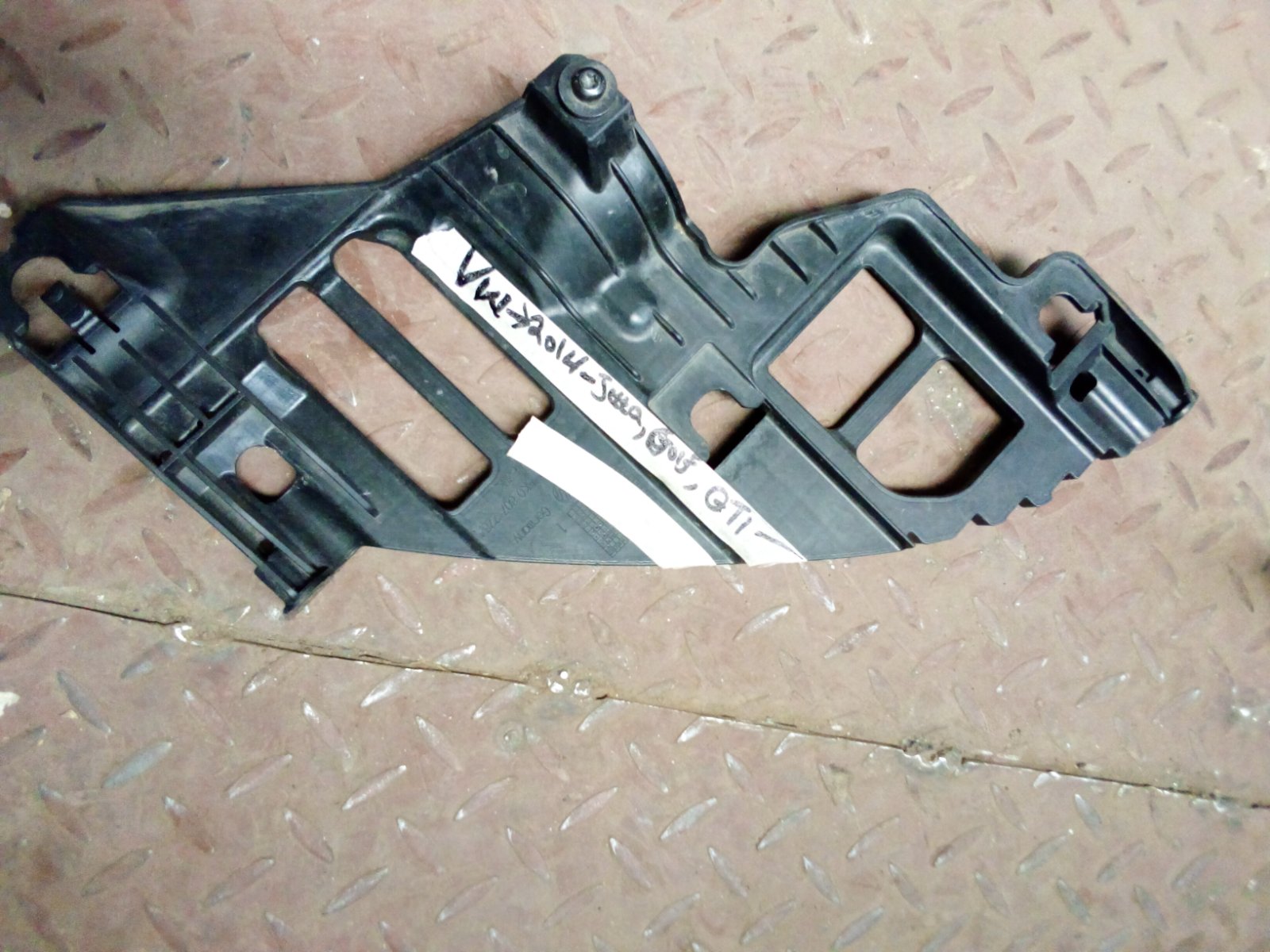 Volkswagen Golf/Jetta GTI Front Bumper Side Support Bracket