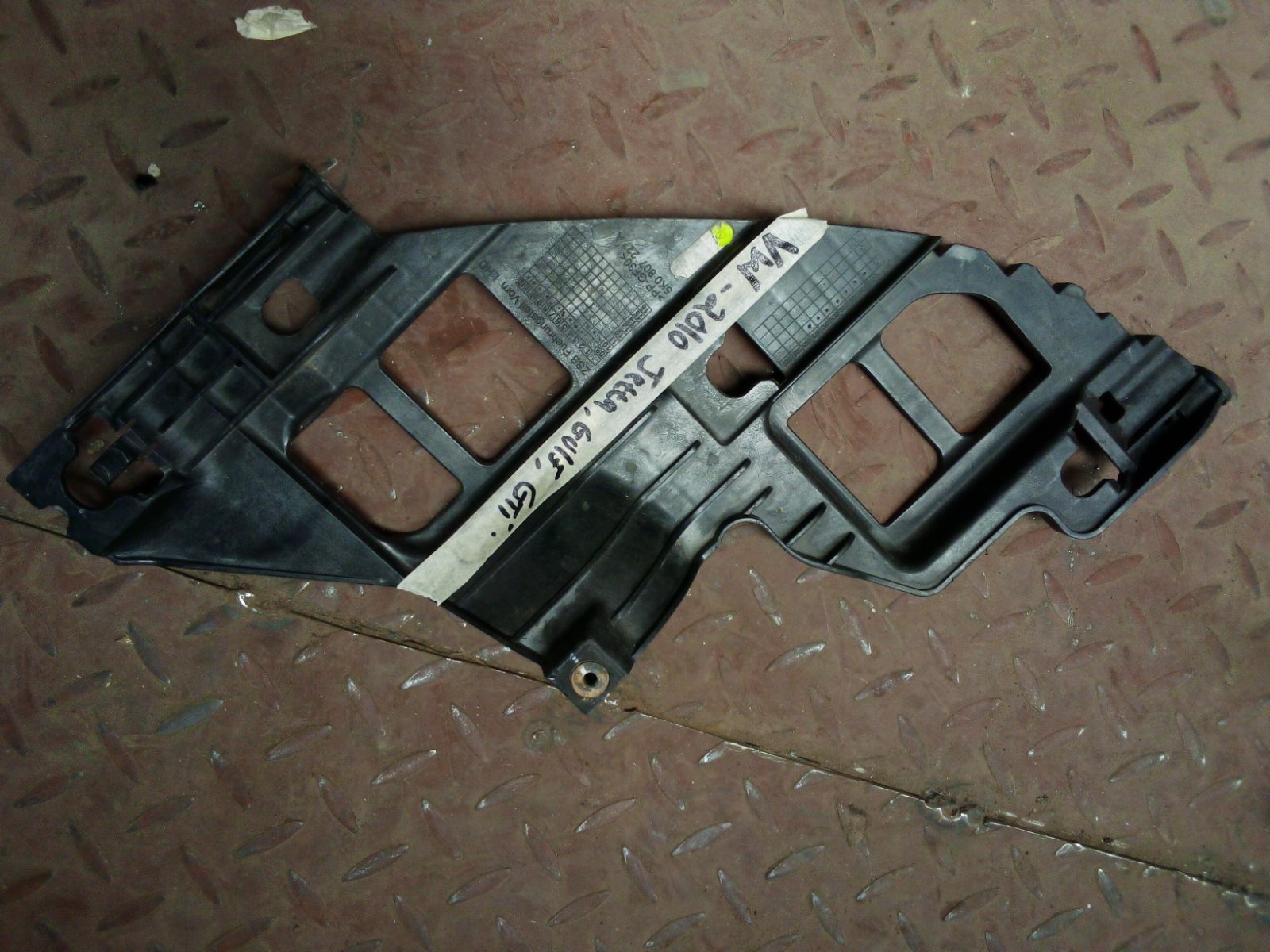 Volkswagen Jetta/Golf GTI Front Bumper Side Support Bracket