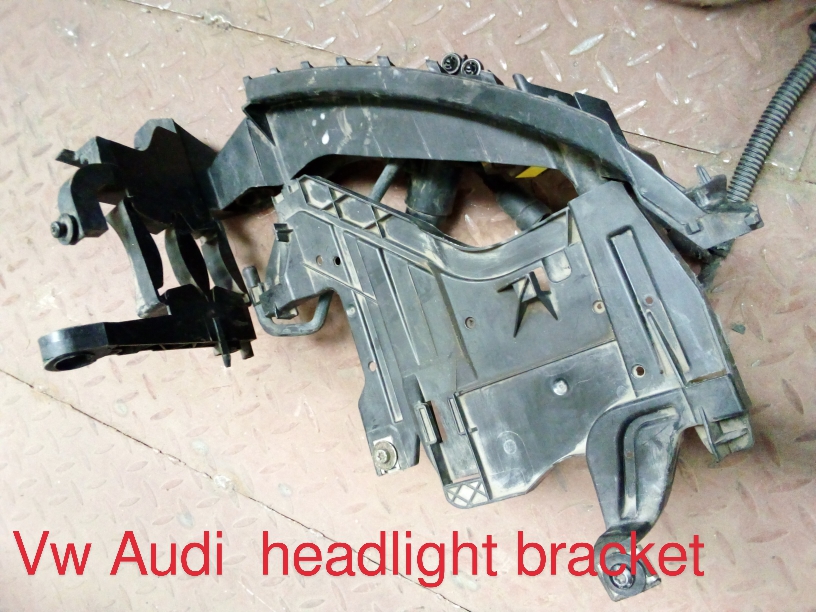 Volkswagen Audi Headlight Mounting Bracket Assembly