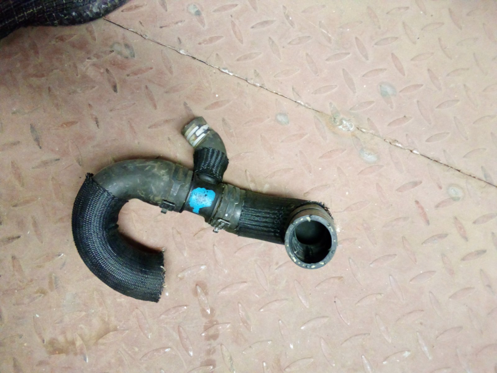 Universal Automotive Reinforced Rubber Coolant/Turbo Hose Assembly