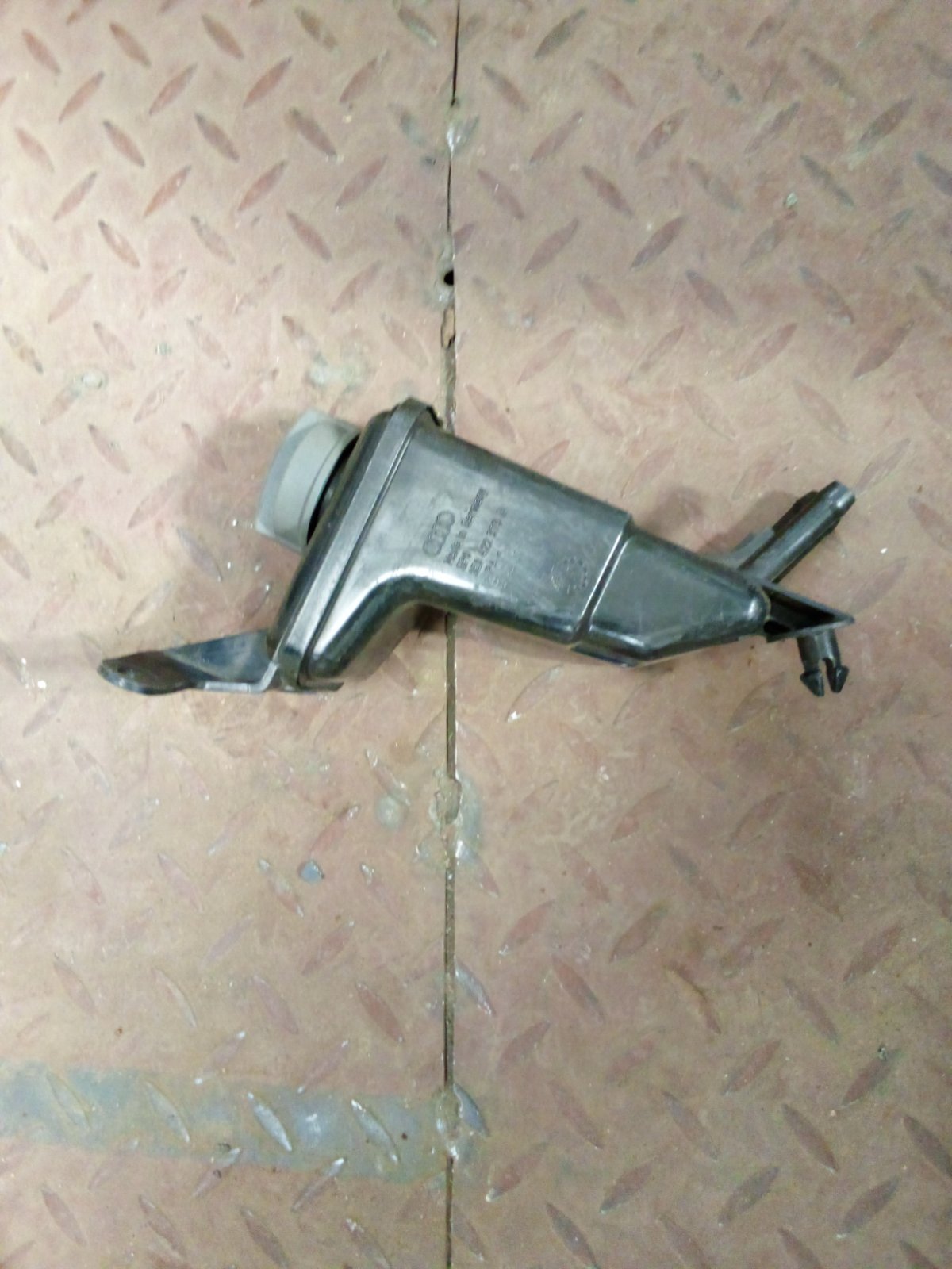 Audi Brake Fluid Reservoir Tank