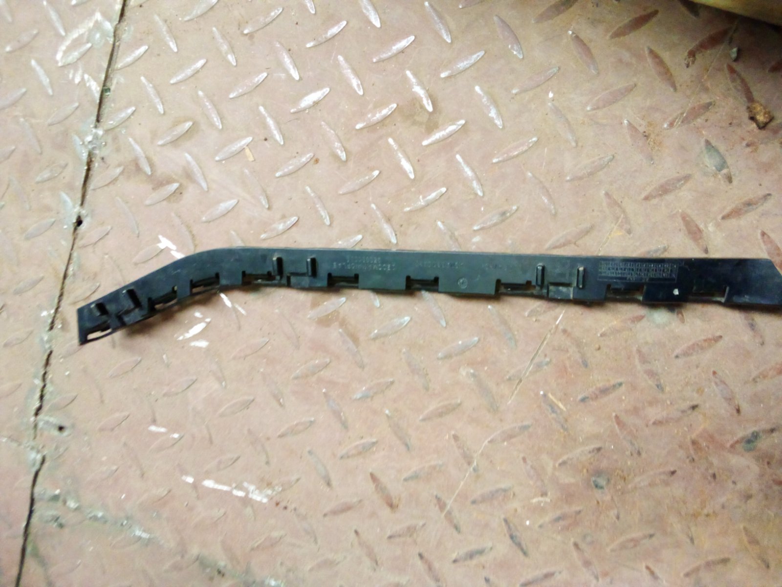 Toyota Front Bumper Side Retainer Bracket