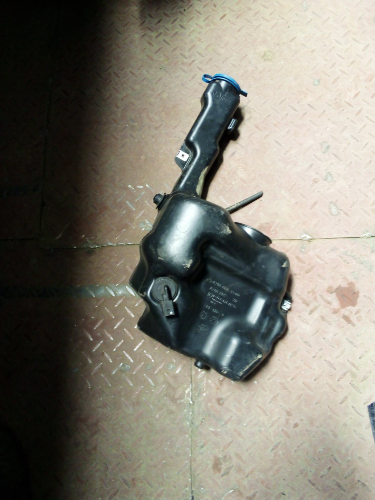 Mercedes Benz Windshield Washer Fluid Reservoir Tank