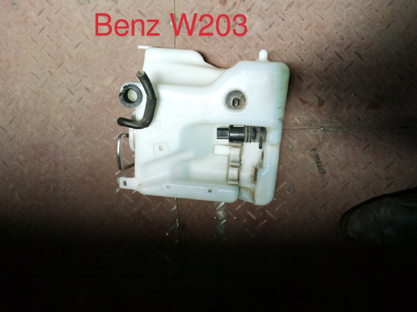 Mercedes Benz W203 C-Class Windshield Washer Fluid Reservoir Tank
