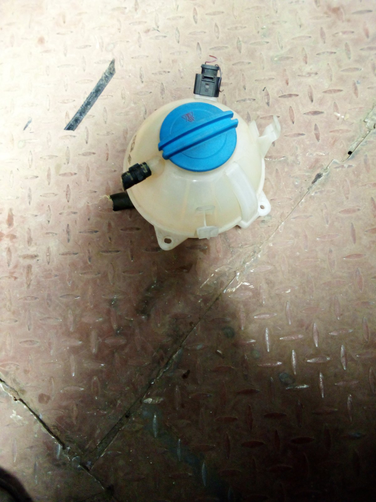 Volkswagen/Audi Coolant Expansion Tank Reservoir