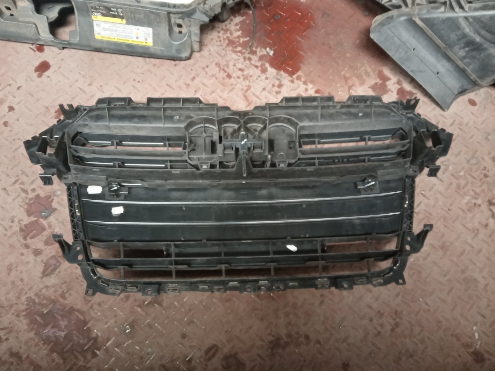 Audi Active Radiator Grille Shutter Assembly