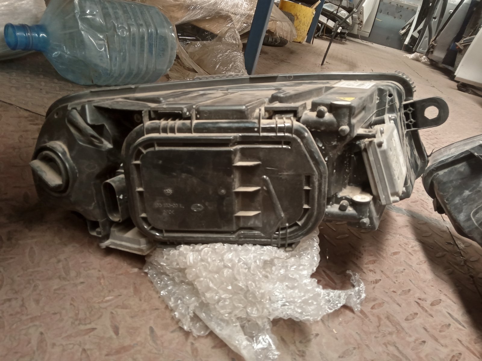 Mercedes Benz W212 E-Class Xenon Headlight Assembly