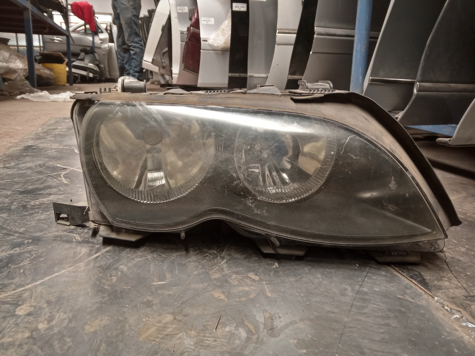 BMW E46 3-Series Facelift Halogen Headlight Assembly