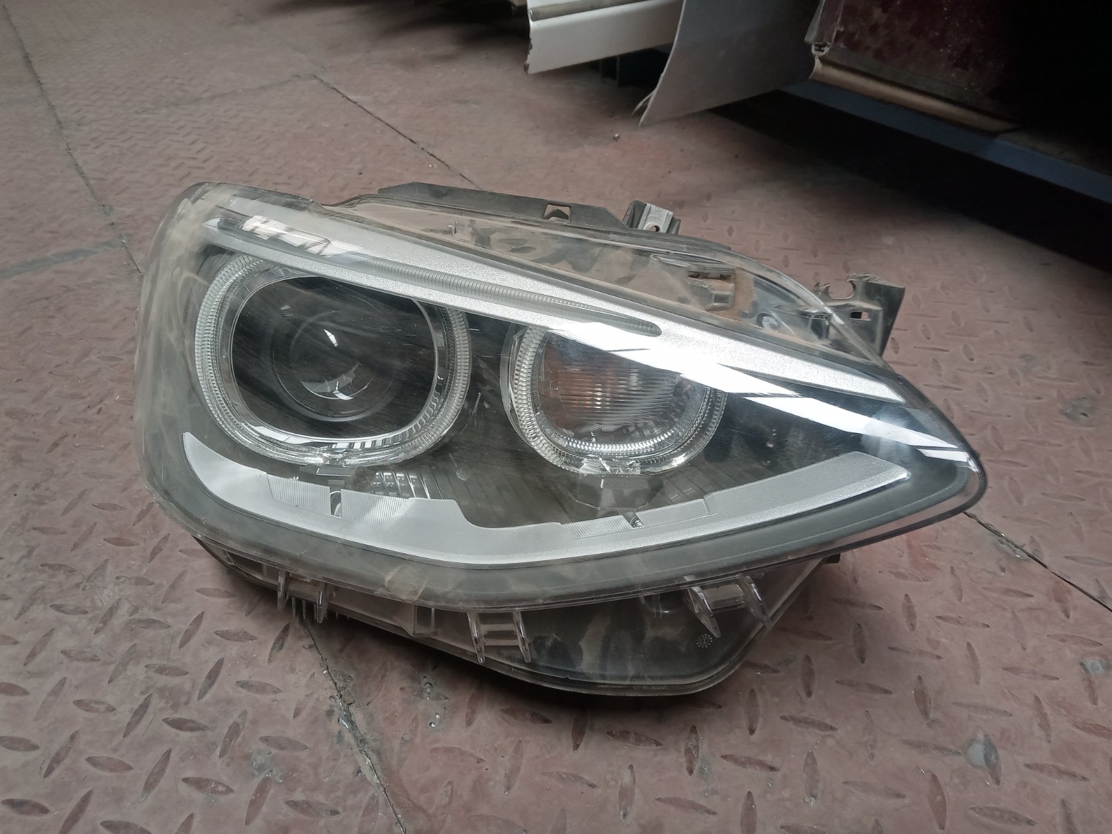 BMW 1 Series F20/F21 Pre-Facelift Halogen Headlight Assembly