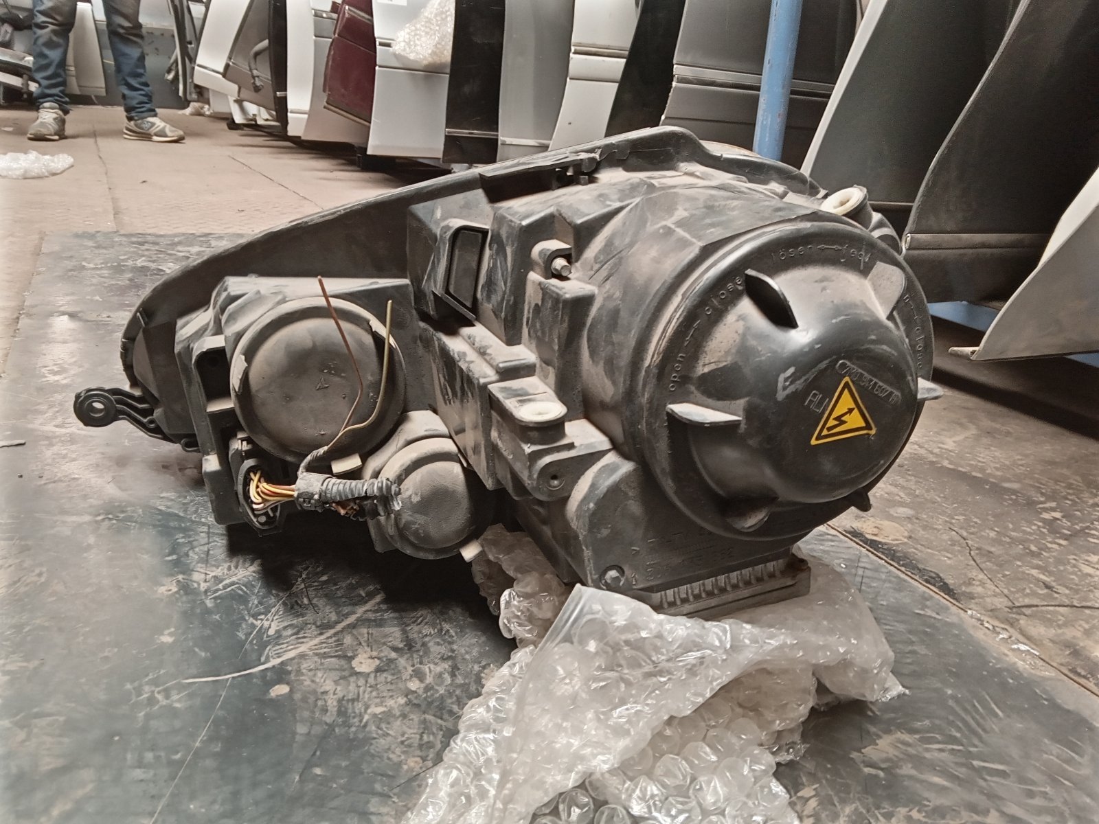 Volkswagen Xenon HID Headlight Assembly