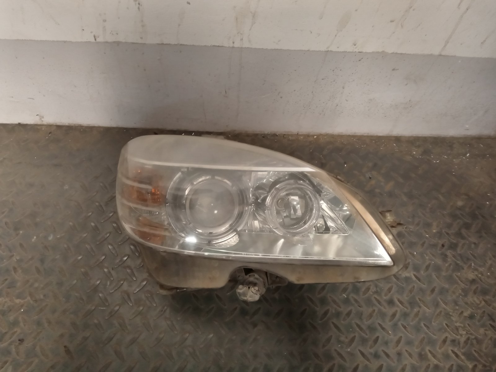 Toyota Mark X GRX120/121 Front Headlight Assembly