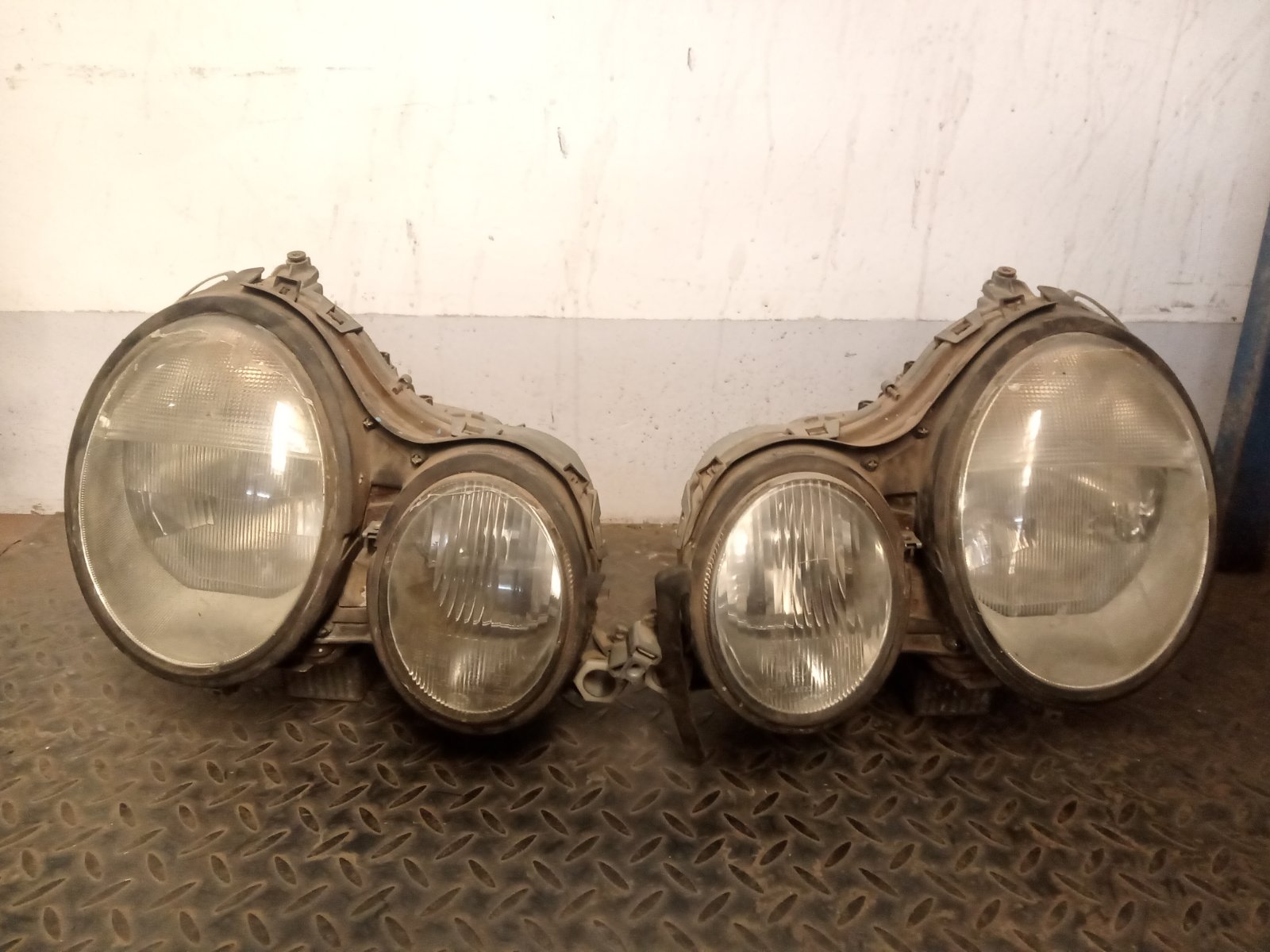 Mercedes Benz W210 E-Class 'Four-Eyed' Headlight Assembly Pair