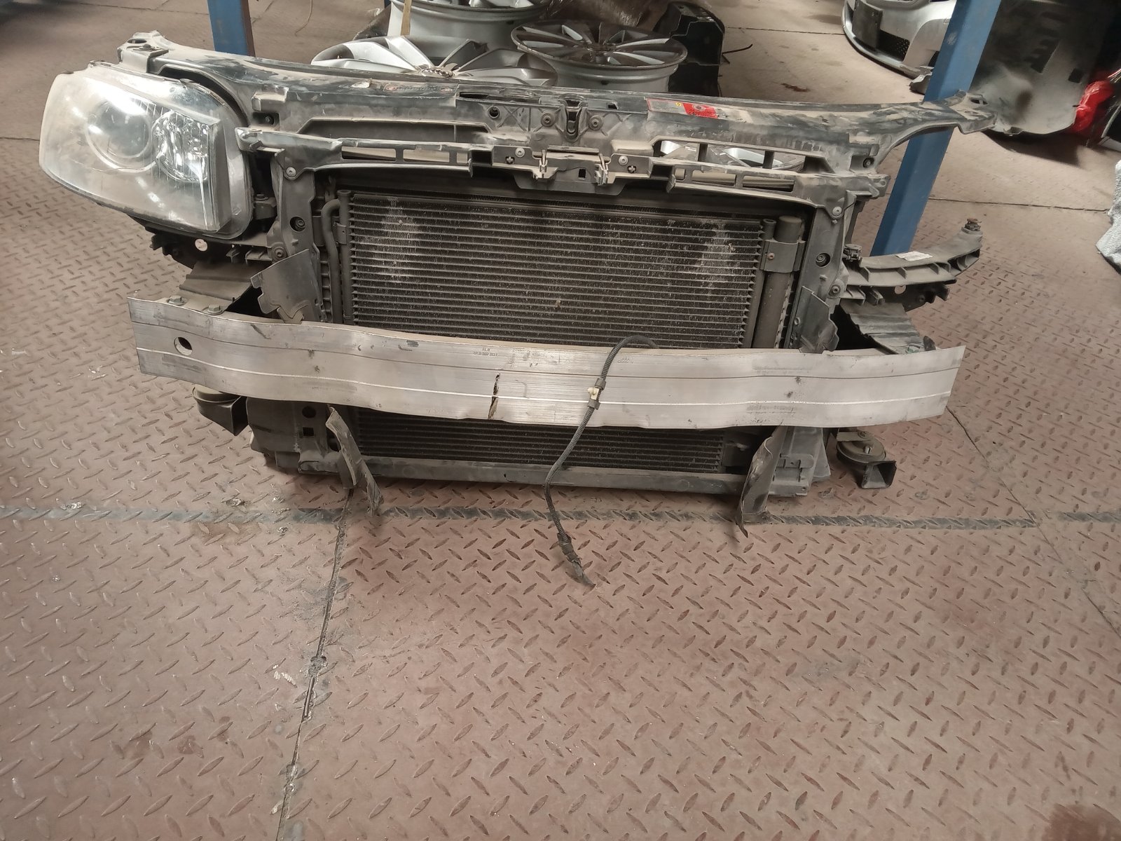 Volkswagen Golf MK5 Front Radiator Support Core Support Assembly