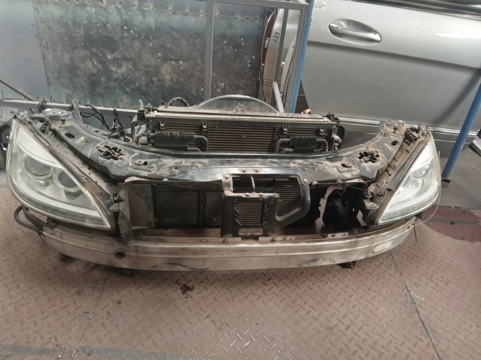 Mercedes-Benz W221 S-Class Front Radiator Support Assembly with Headlights