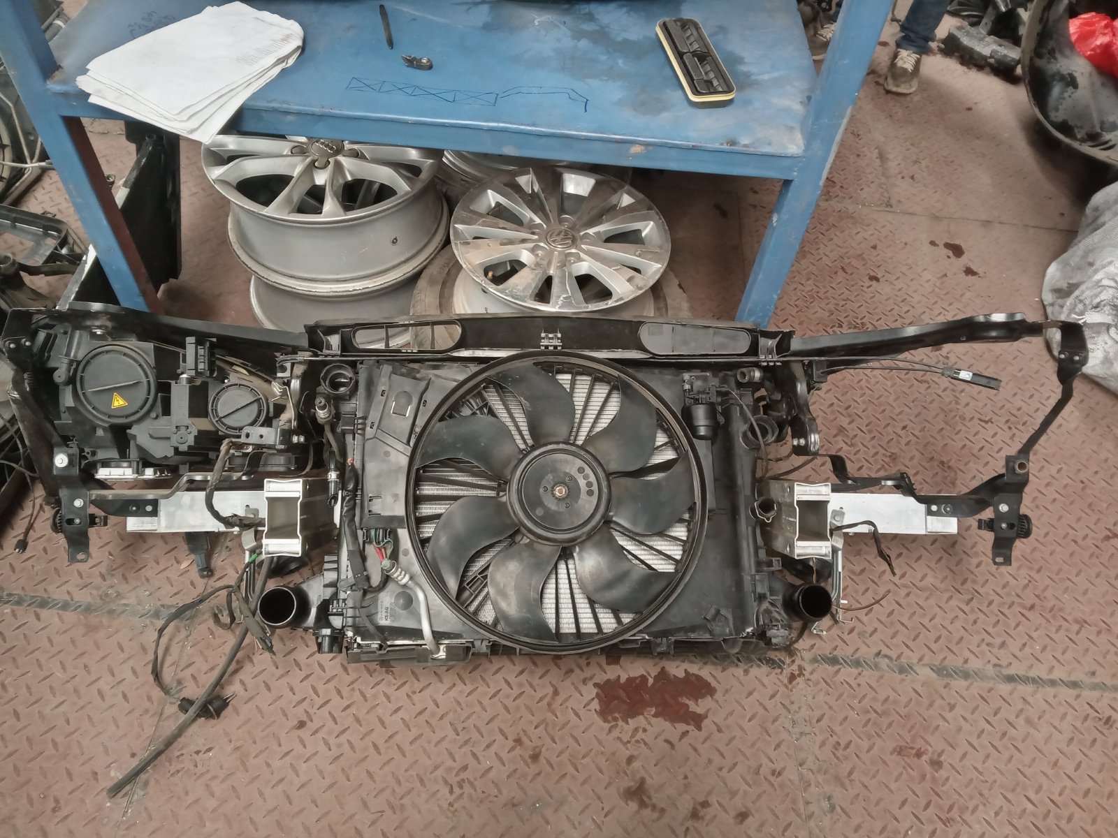 Volkswagen Golf Mk7 Radiator Fan And Core Support Assembly
