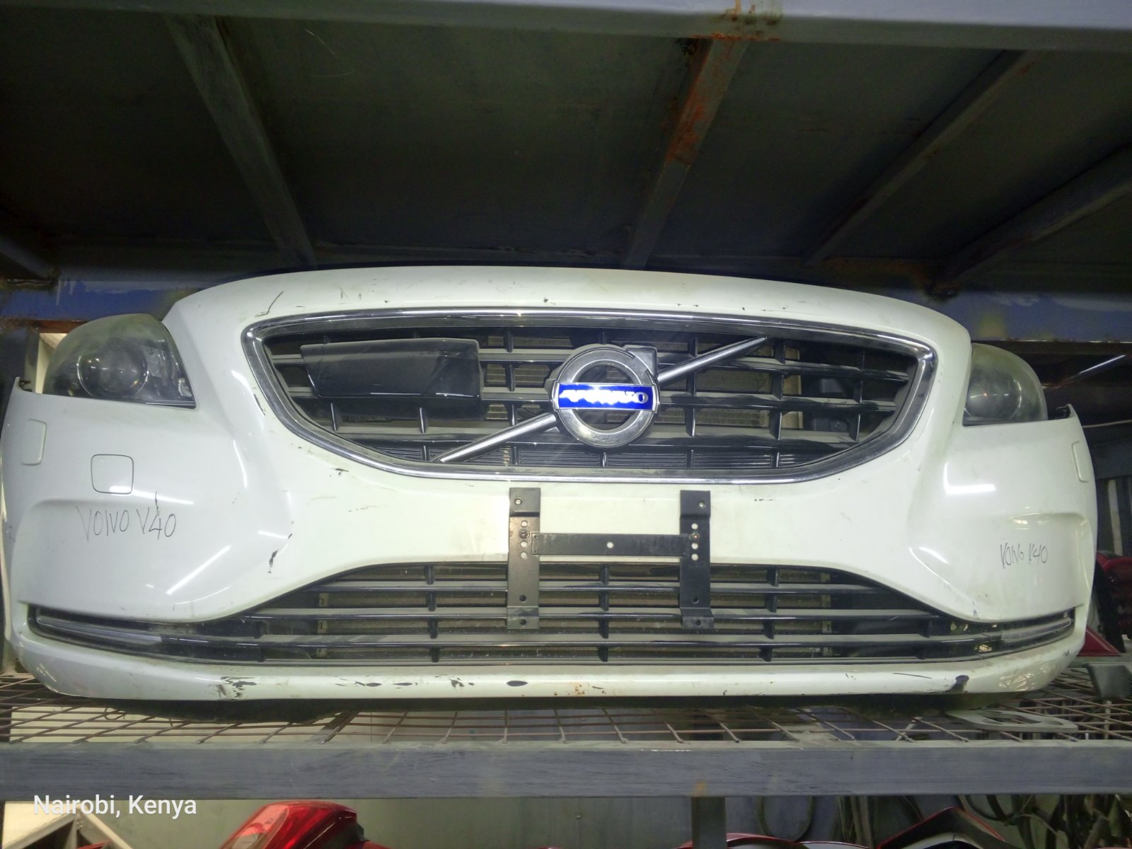 Volvo V40 Front Bumper Assembly With Grille And Emblems