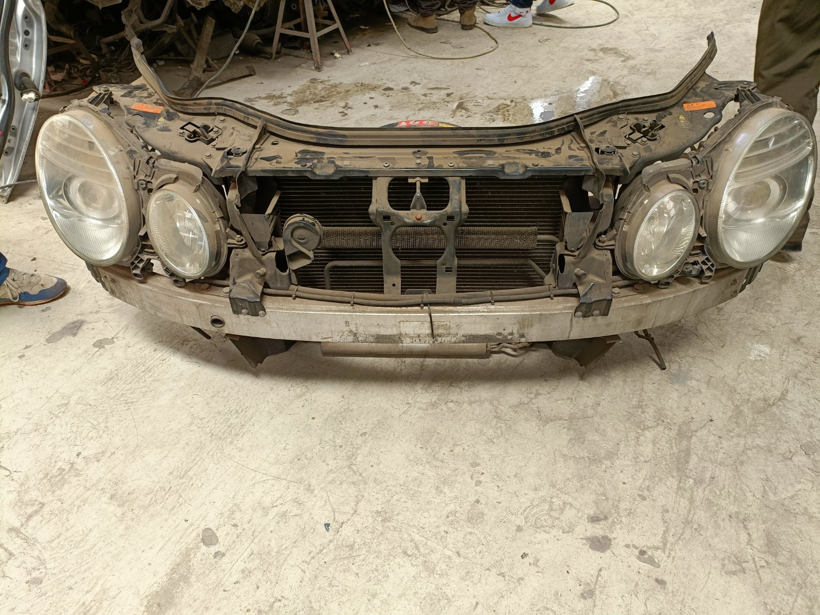Mercedes Benz W211 E-Class Front Radiator Support Assembly with Headlights