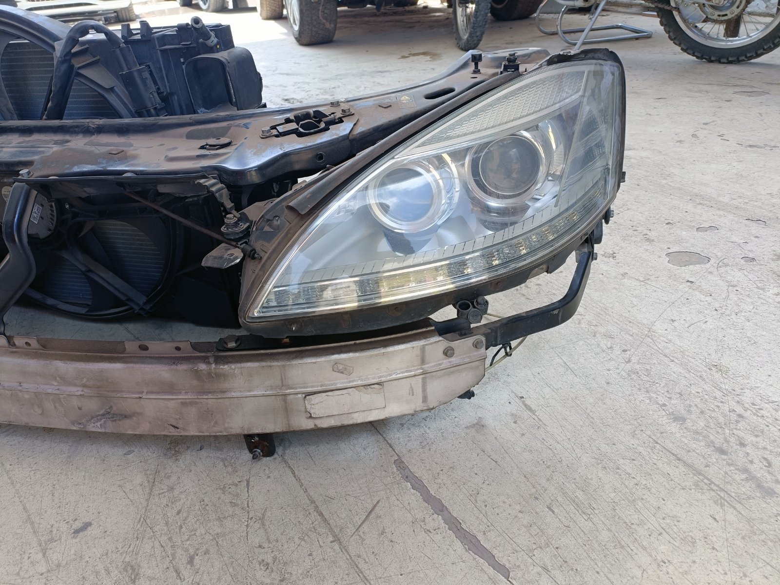 Mercedes-Benz S-class Front Headlight Assembly