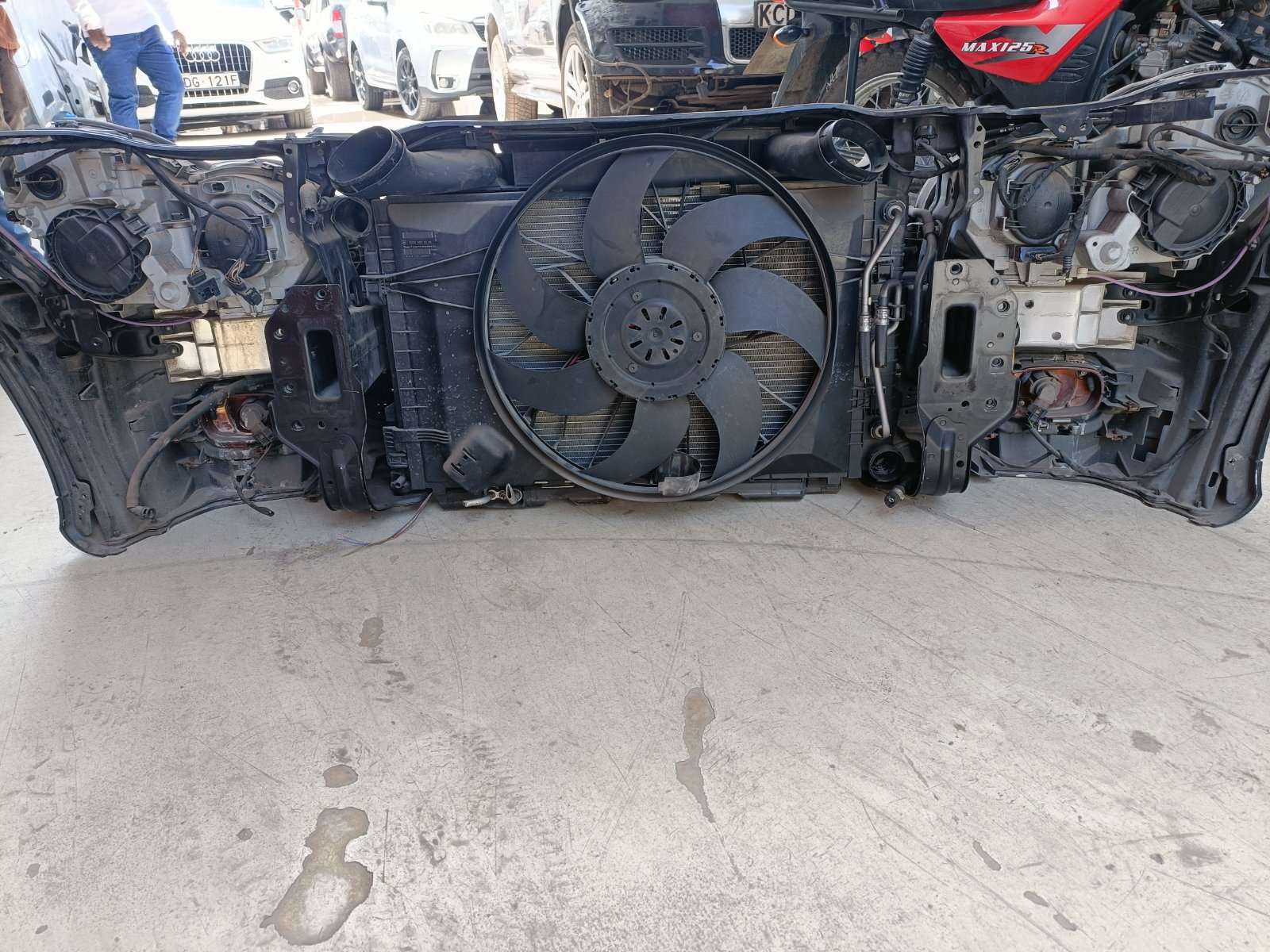 Audi Q5 Front Radiator Support Assembly With Cooling Fan And Radiator
